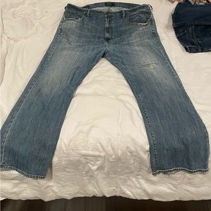 Lucky Jeans - perfectly distressed